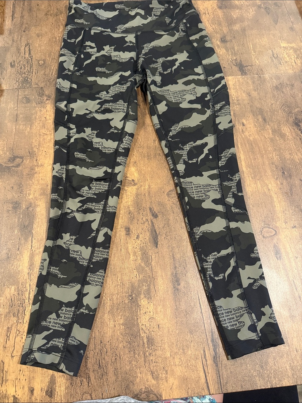 New Balance Women’s Black & Olive Camo High-Waist Jeggings